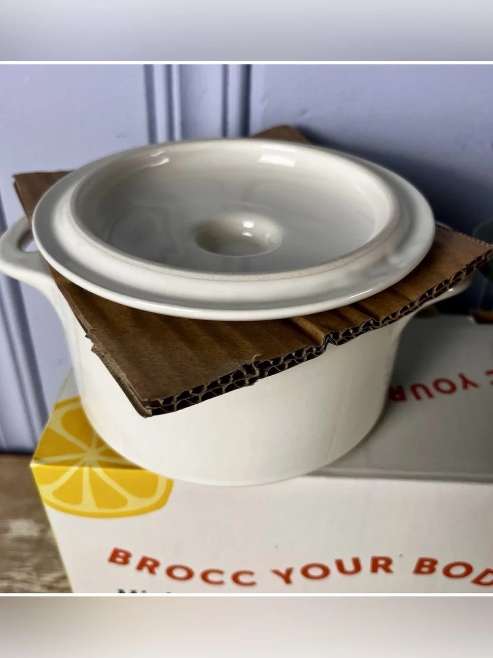 New Brocc Your Body Mini Casserole/Serving Dishes Cocotte Set 2 W/Lids Ceramic